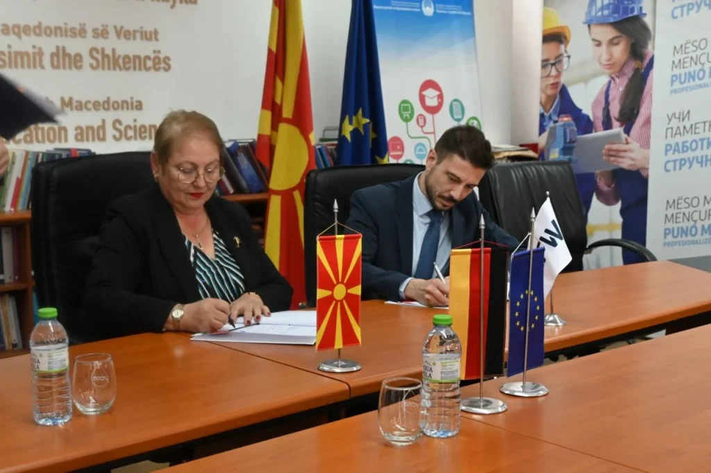 Освен студентските домови, ќе се реконструираат и државните училишта со ресурсни центри – се проширува инвестициската програма на МОН