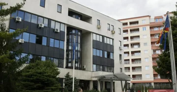 МВР: Ќе се обезбеди непречен сообраќај за патничките возила и автобусите, најавен е прекин на товарниот сообраќај на граничните премини