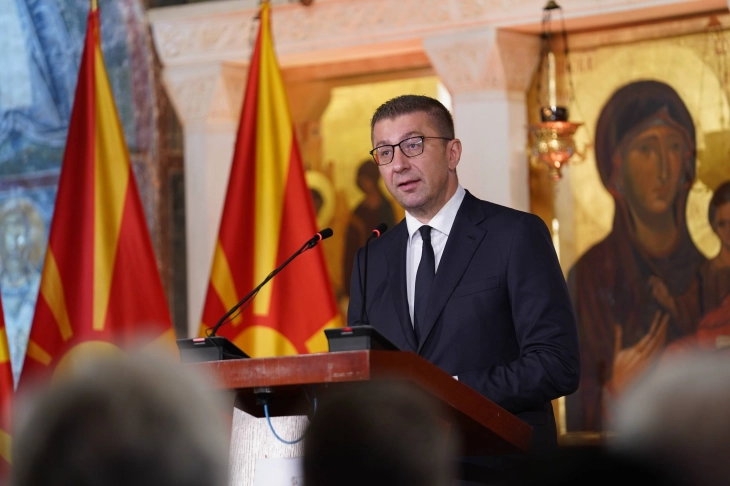 Мицкоски: Македонија се соочува со неправедна блокада на патот кон ЕУ, мора да влеземе, но притоа да останеме сочувани и достоинствени