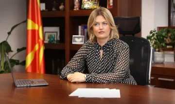 БОЖИНОВСКА УВЕРУВА: Гориво има доволно, а Македонија и натаму е со најевтини цени во регионот