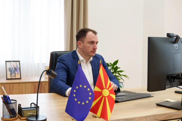 Од октомври возачка дозвола и лична карта и на мобилен телефон
