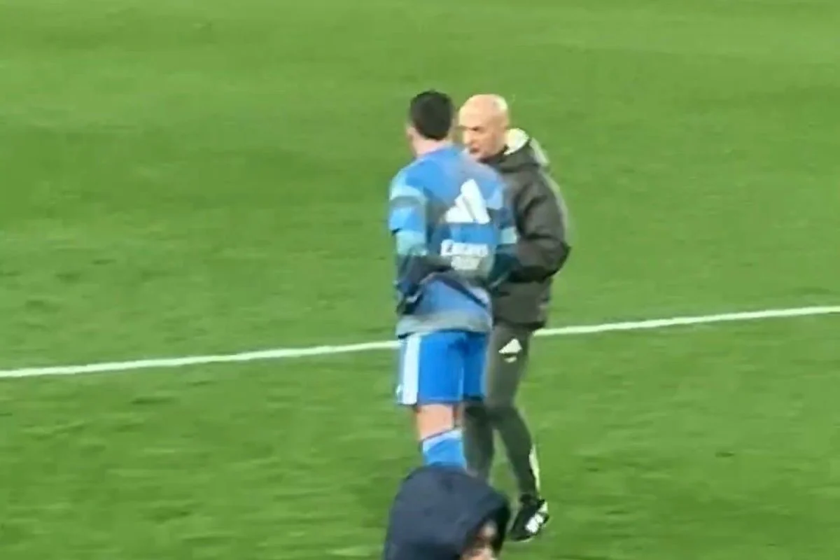 Реал ја победи Валенсија, но легендата на клубот направи вистински хаос по мечот (Видео)