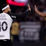 Депај шокираше: Тренерот го замени, а тој веднаш зема телефон во раце!