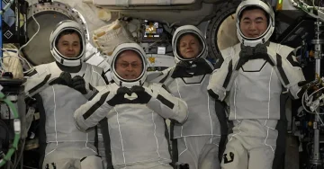 (ВИДЕО) ПОРАДИ ЗДРАВСТВЕНИ ПРИЧИНИ: За прв пат во историјата, астронаути се евакуирани од Меѓународната вселенска станица