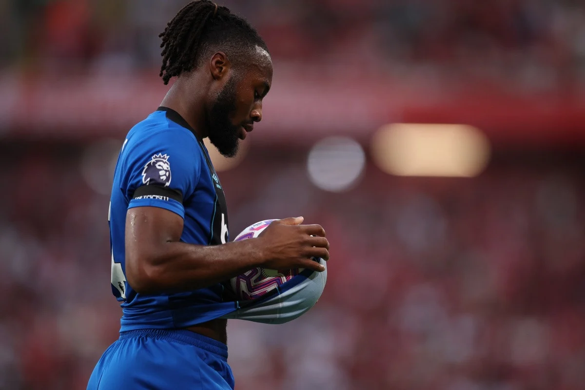 Ливерпул се вклучи во трката по Семењо и му ги помати сметките на Манчестер сити