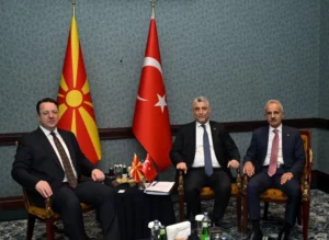 Директна авиолинија Анкара-Скопје и карго железничко поврзување договори вицепремиерот Николоски со турските министри Болат и Уралоглу