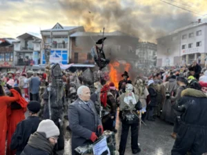 Со василичарско оро и палење на маските заврши Вевчанскиот карневал
