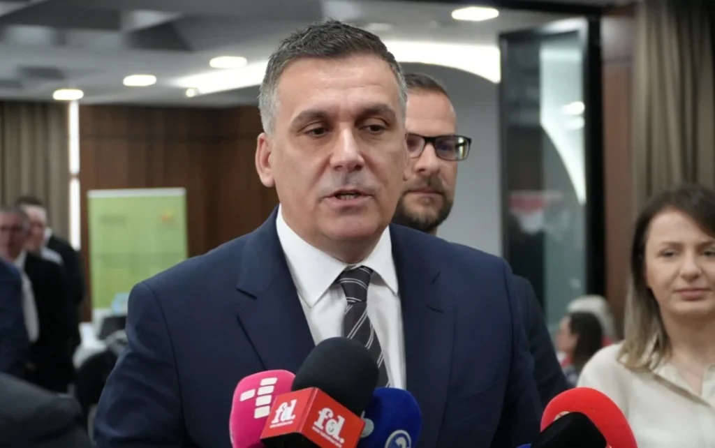 Хоџа: Општина Тетово добива посебна единица за заштита на животната средина, ги повикувам останатите општини да го следат примерот