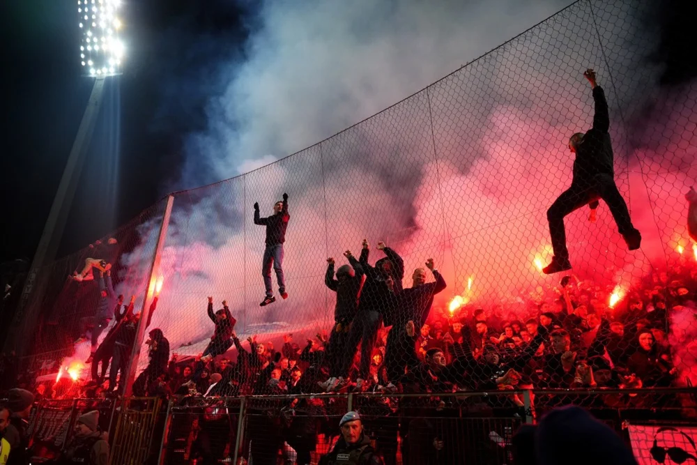 (Видео) Лудило во БиХ по квалификациите за Светското првенство: Илјадници луѓе славеа на улиците