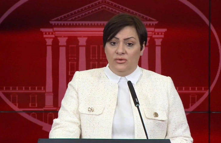 ПОДГОТОВКИ ЗА СИНДИЦИРАН КРЕДИТ ОД 300 МИЛИОНИ ЕВРА, министерката Димитриеска-Кочоска е децидна дека во буџетот за 2026 година беше јасно предвидено к…