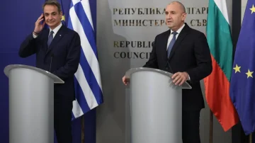 СЕ СРЕТНАА РАДЕВ И МИЦОТАКИС: Средба во Софија со пораки за стратешко партнерство меѓу Бугарија и Грција