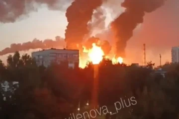 (ВИДЕО) МАСОВЕН НАПАД СО ДРОНОВИ ВРЗ МОСКВА: Има загинати и повредени, погодена е рафинерија