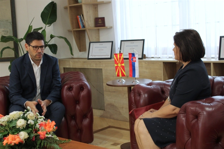 Ферати – Хрицова: Посилна соработка за европска интеграција и институционален развој