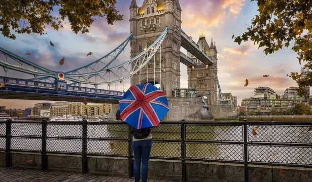 Британски министер предупредува: Покачувањето на цените поради конфликтот со Иран ќе трае со месеци