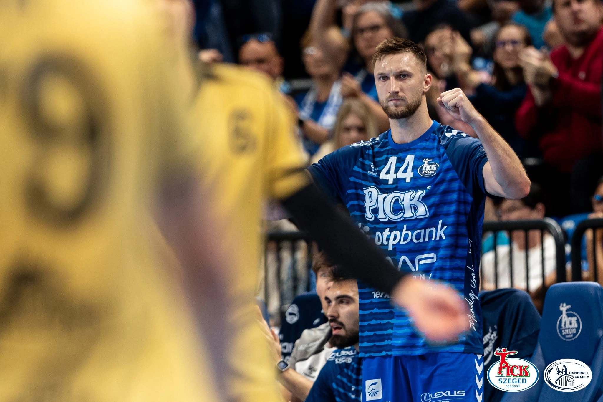 Барса и Берлин сигурни во главната фаза на ЛШ, Спортинг го доби Сегед 