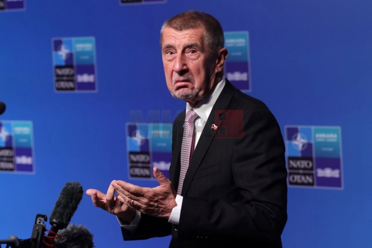 Бабиш: Чешка нема да учествува во пакетот воена помош за Украина