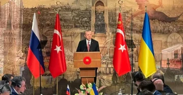 Украина: Бараме Турција да организира средба меѓу Зеленски и Путин