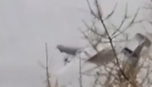 ВИДЕО Последниот руски Ан-22 се распадна во воздух