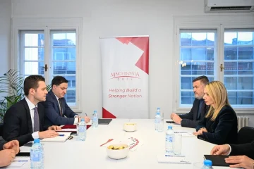 СО ТРГОВСКИ МИСИИ ЌЕ СЕ ЗГОЛЕМУВА ИЗВОЗОТ И ЌЕ СЕ НОСАТ ИНВЕСТИТОРИ: Муцунски на средба со претставници на „Македонија 2025“