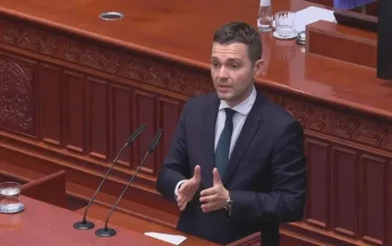 Муцунски: Разговараме и со ЕУ и со земјите-членки за олеснување на влезот во текот на летото