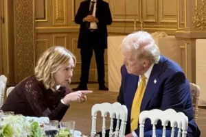 Трамп повторно изјави дека Мелони го молела да се фотографираат, за да си го подигнела рејтингот