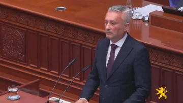 РАЗБИЕНИ СЕ КРИМИНАЛНИ ГРУПИ, ЗАПЛЕНЕТА Е ДРОГА: На кого му смета што има ред во државата, прашува Сајкоски?