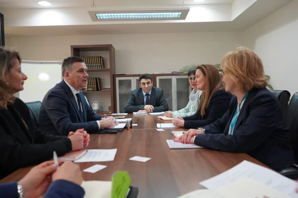 Хоџа со претставници на ЕБОР:  Продлабочување на партнерството  за модерна инфраструктура и зелени инвестиции