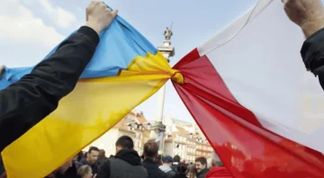 ИСТОРИСКИОТ СПОР ЈА ПРОДЛАБОЧУВА КРИЗАТА МЕЃУ ПОЛСКА И УКРАИНА: Киев продолжува да велича припадници на УПА, одговорни за геноцидот на 100 илјади полски цивили