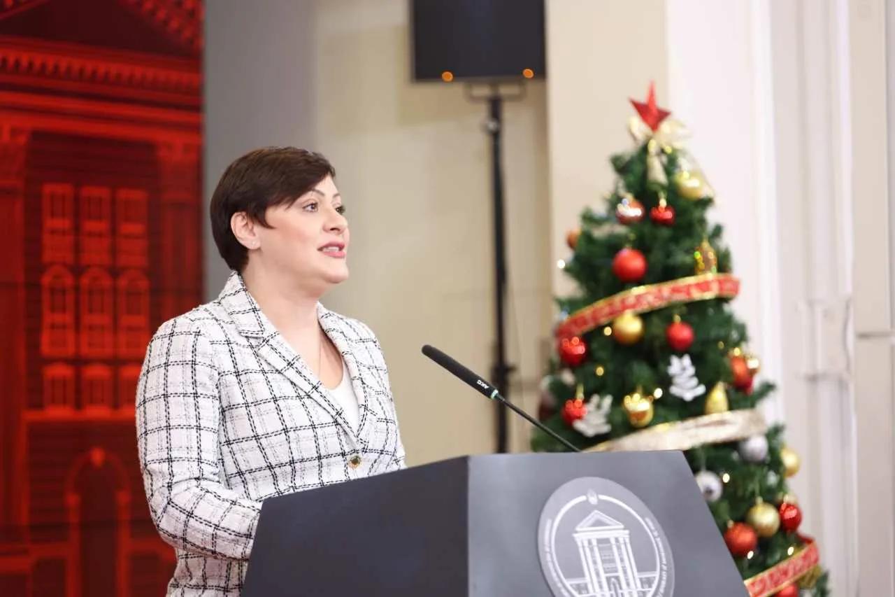 Димитриеска-Кочоска: Во 2026 година продолжуваме со стратегијата за стабилен раст, намалување на буџетскиот дефицит и подобар животен стандард