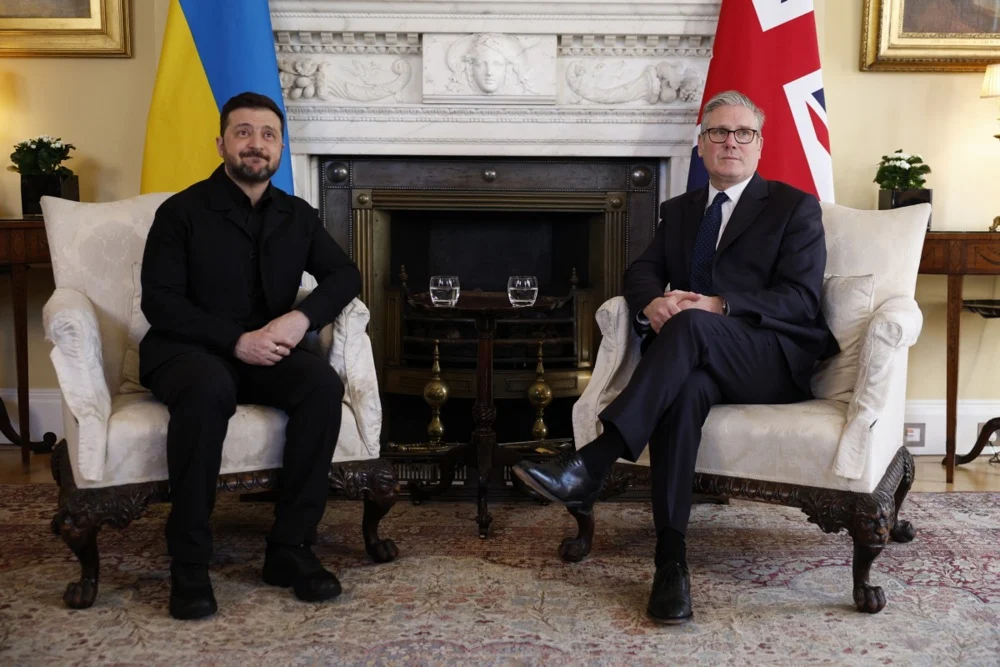 Стармер до Зеленски: Фокусот мора да остане на Украина и покрај војната со Иран