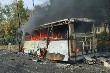 МАСАКР ВО КРАМАТОРСК: Русите разнесоа автобуси, најмалку 33 загинати