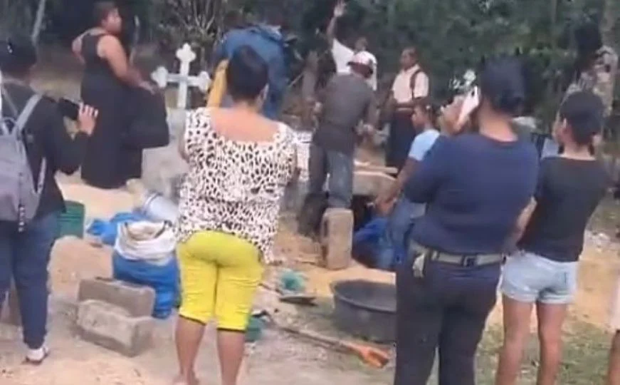 Маж ги однел посмртните останки на сестра си во банка за да докаже дека е мртва