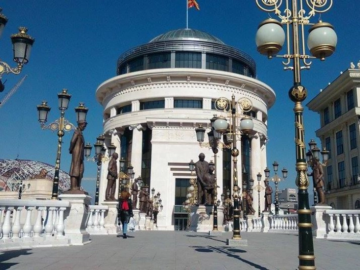 Работник ги нападнал газдите со нож заради неисплатени дневници, поведена постапка