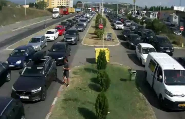 ЗГОЛЕМЕНА ФРЕКВЕНЦИЈА НА ВОЗИЛА: Долги задржувања на Табановце за влез во Македонија