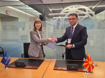 Гувернерот Славески и Басани од Светската банка потпишаа договор за експертска поддршка за воведувањето инстант плаќања во земјата