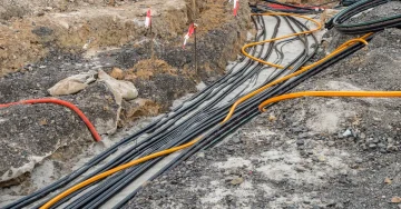 ВЛАДАТА ГИ УСВОИ ИЗМЕНИТЕ: Подземната инфраструктура ќе се впише во катастар, ќе се регулира и статусот на базните станици