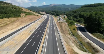 АВТОПАТОТ ОХРИД–КИЧЕВО СО НОВ РЕЖИМ: Од утре забрането приклучување од споредни патишта