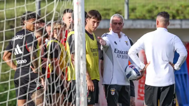 Мурињо ги донел младите деца на тренинг со прв тим