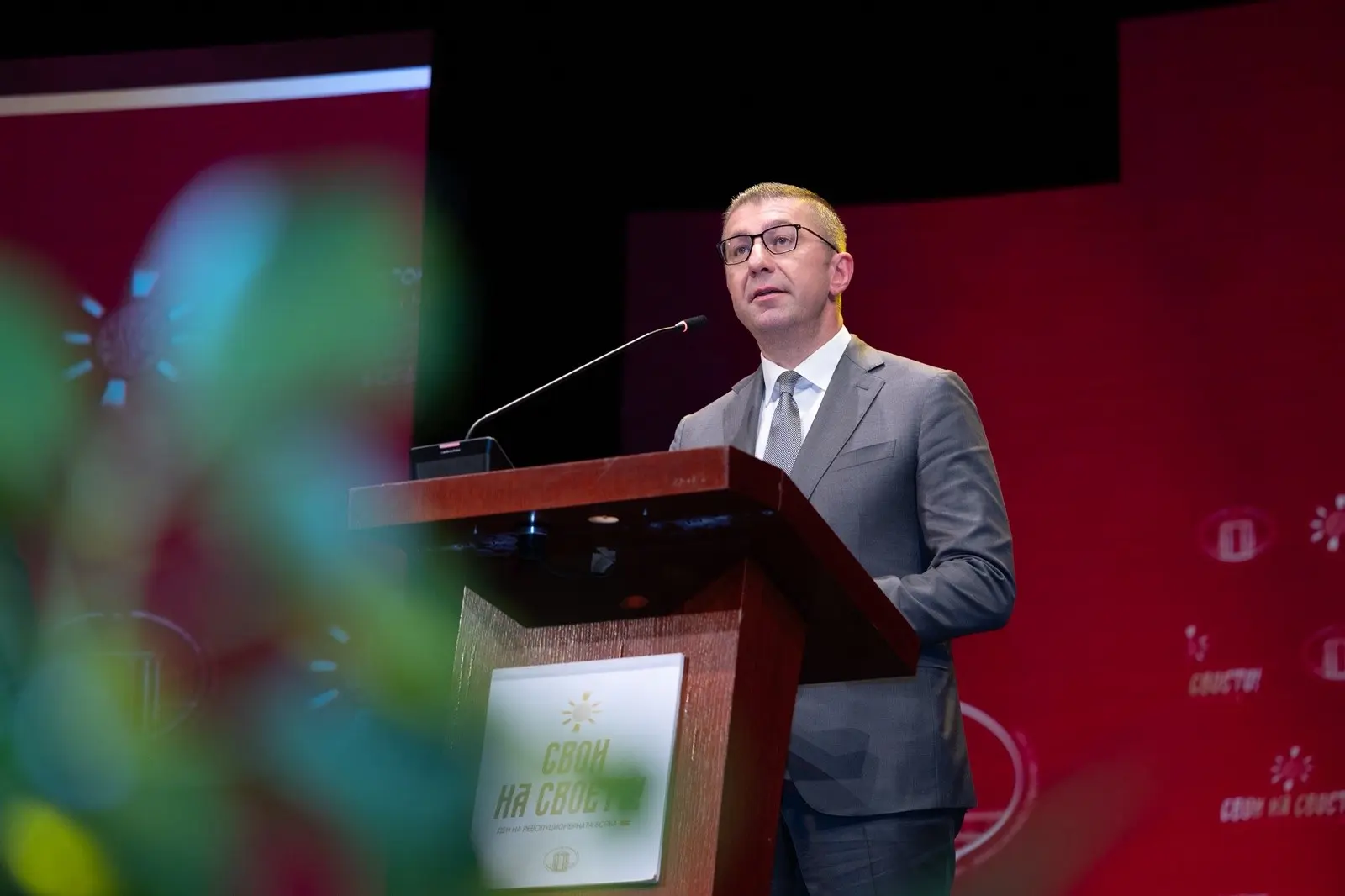 Мицкоски: Мојата задача како премиер не е да се занимавам со коски кои припаѓаат на минатото, туку со обезбедување иднина која им припаѓа на нашите деца