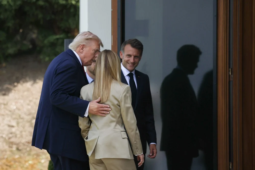 Трамп удри по Мелони: Ме молеше за фотографија за да си го крене рејтингот