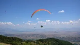 Во Крушево се одржува Европско првенство во параглајдинг, учествуваат 130 пилоти од 38 земји