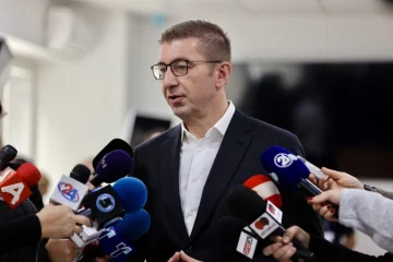 Мицкоски на поставување камен-темелник за спортска сала во Општина Карпош
