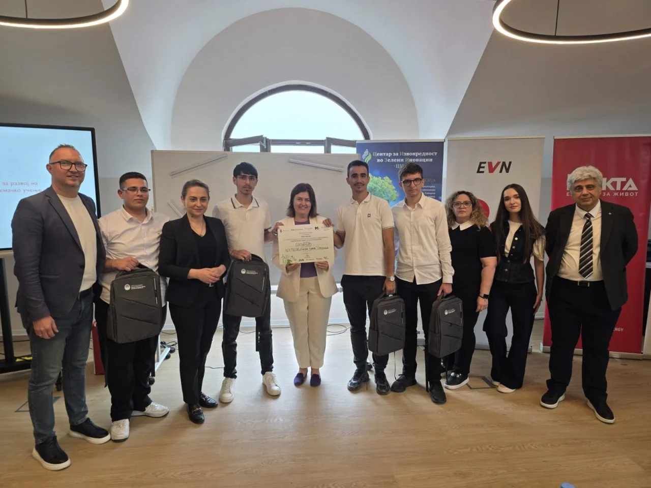 Божиновска ги додели признанијата на победниците на националниот натпревар за зелени иновации