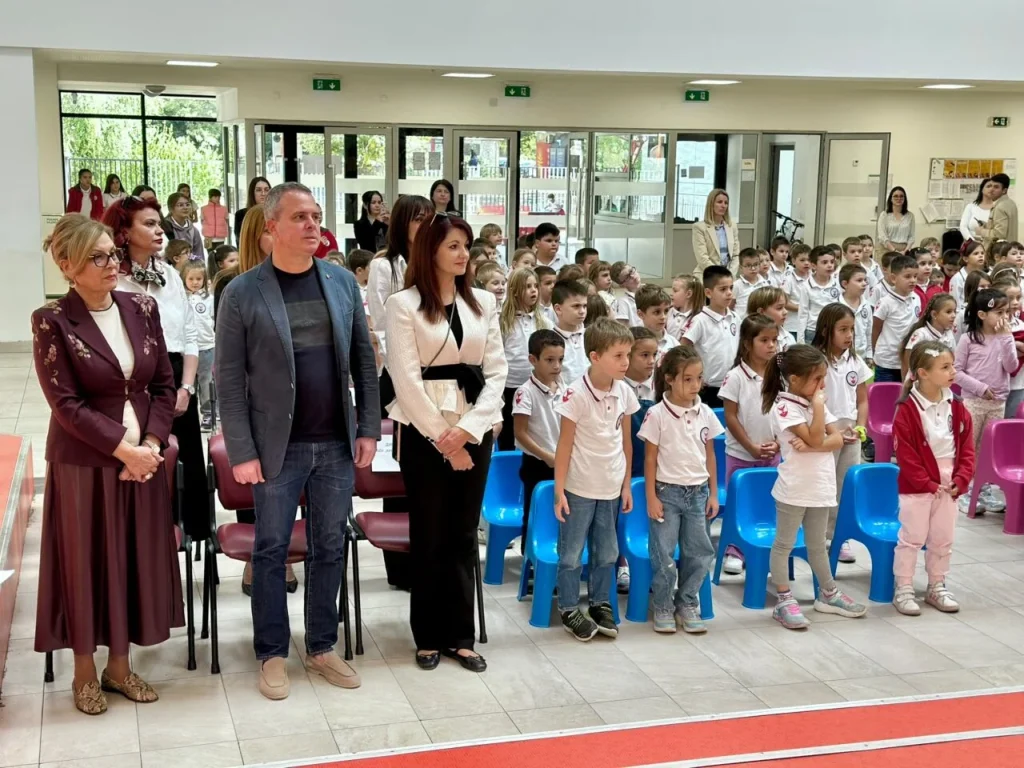 Герасимовски: Среќен почеток за најмладите ученици, првачињата од Центар ја дадоа свечената заклетва