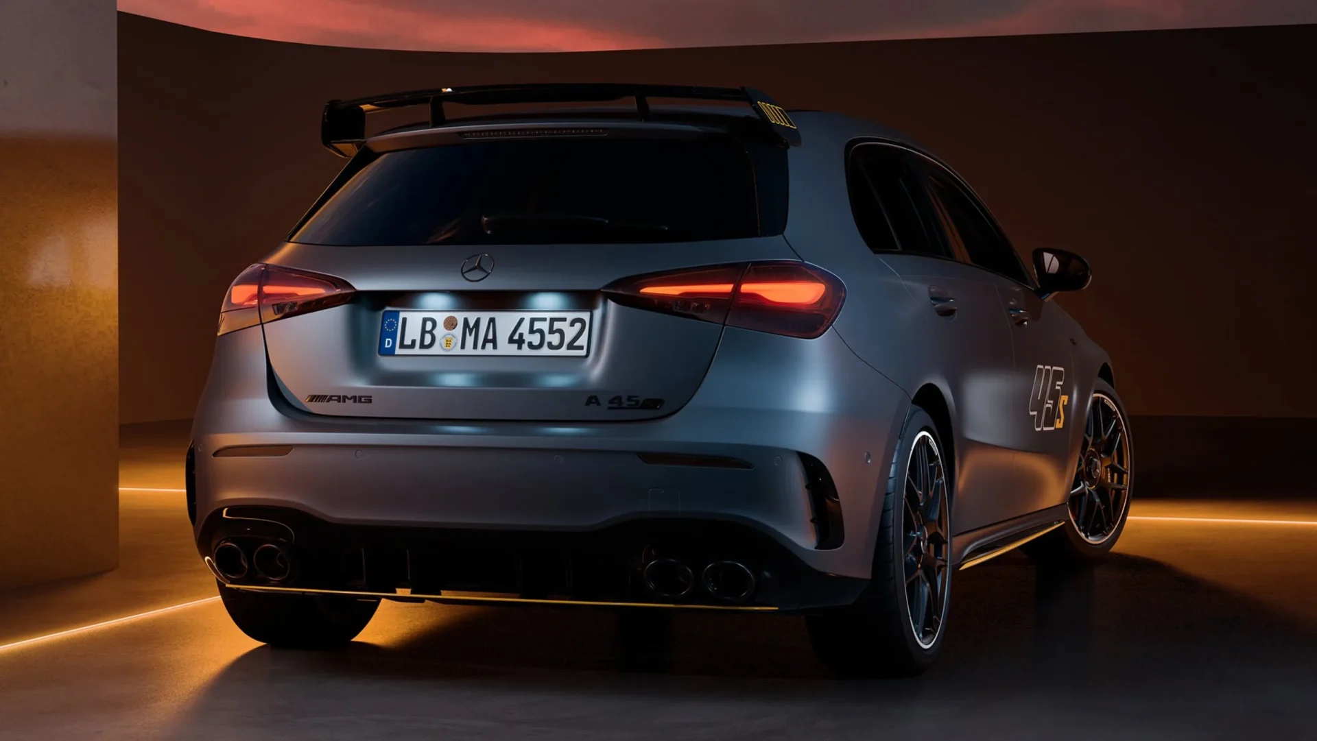 Mercedes-AMG се збогува со легендарниот A 45 S: Пристигна ексклузивната Final Edition