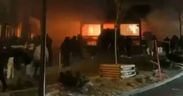 (ВИДЕО) СВЕДОЦИ НА ТРАГЕДИЈАТА ВО КРАН-МОНТАНА: Се запали од пиротехника, пожарот се прошири со неверојатна брзина