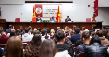 Сиљановска-Давкова и Милатовиќ пред студентите: Шансите и предизвиците на евроинтеграциите за Македонија и Црна Гора