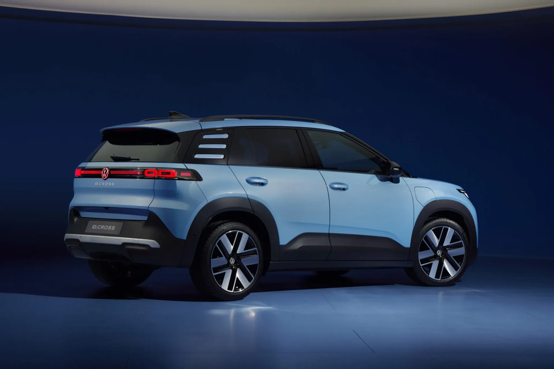 Volkswagen ID. Cross дебитира како достапен електричен SUV