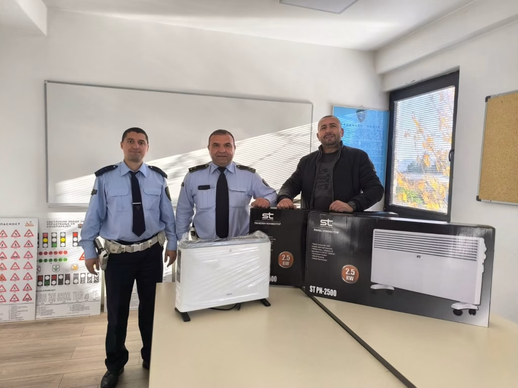 Синдикатот со донација греалки и панелка за греење за службите на МВР