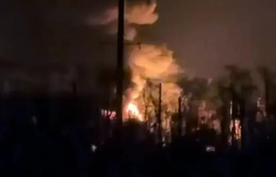 (Видео) Украина со дронови нападна руски складишен објект за нафта, избувна огромен пожар